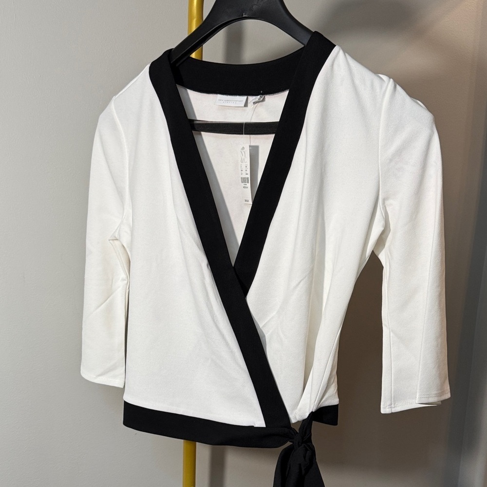 New York & Company Black and White Wrap Blouse NWT M
